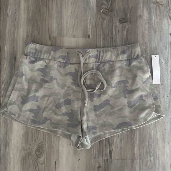 VENUS Camouflage Lounge shorts Gray and Olive NWT - Picture 1 of 6